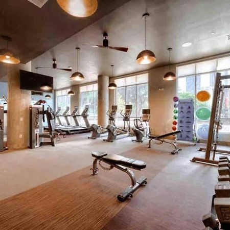 Downtown Living 1Br W/ Free Parking Garage Apartamento Houston Exterior foto