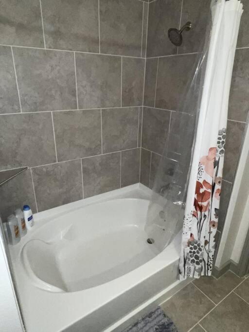 Downtown Living 1Br W/ Free Parking Garage Apartamento Houston Exterior foto