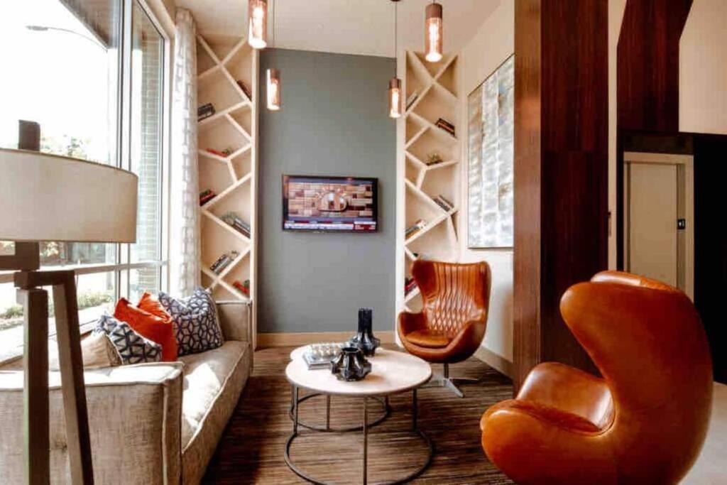 Downtown Living 1Br W/ Free Parking Garage Apartamento Houston Exterior foto